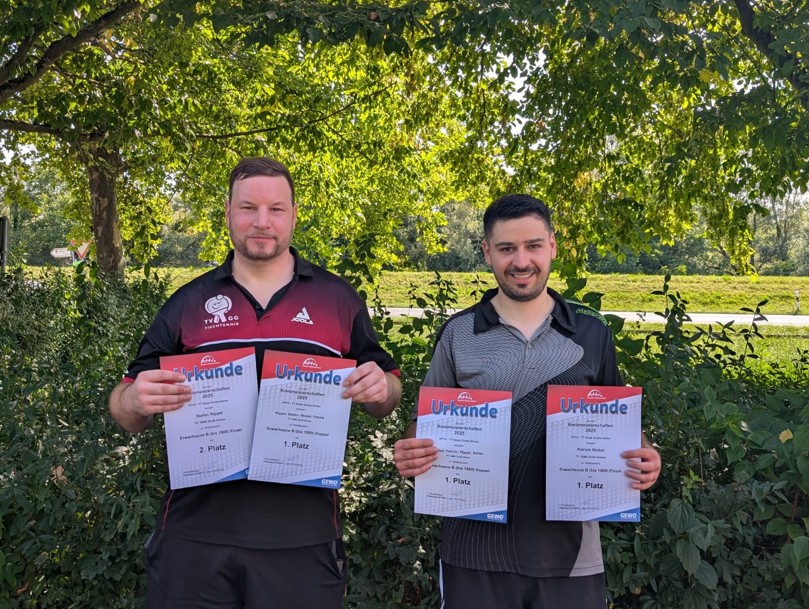 1. und 2. Platz im Einzel Herren B und Doppelsieger Patrick und Stefan